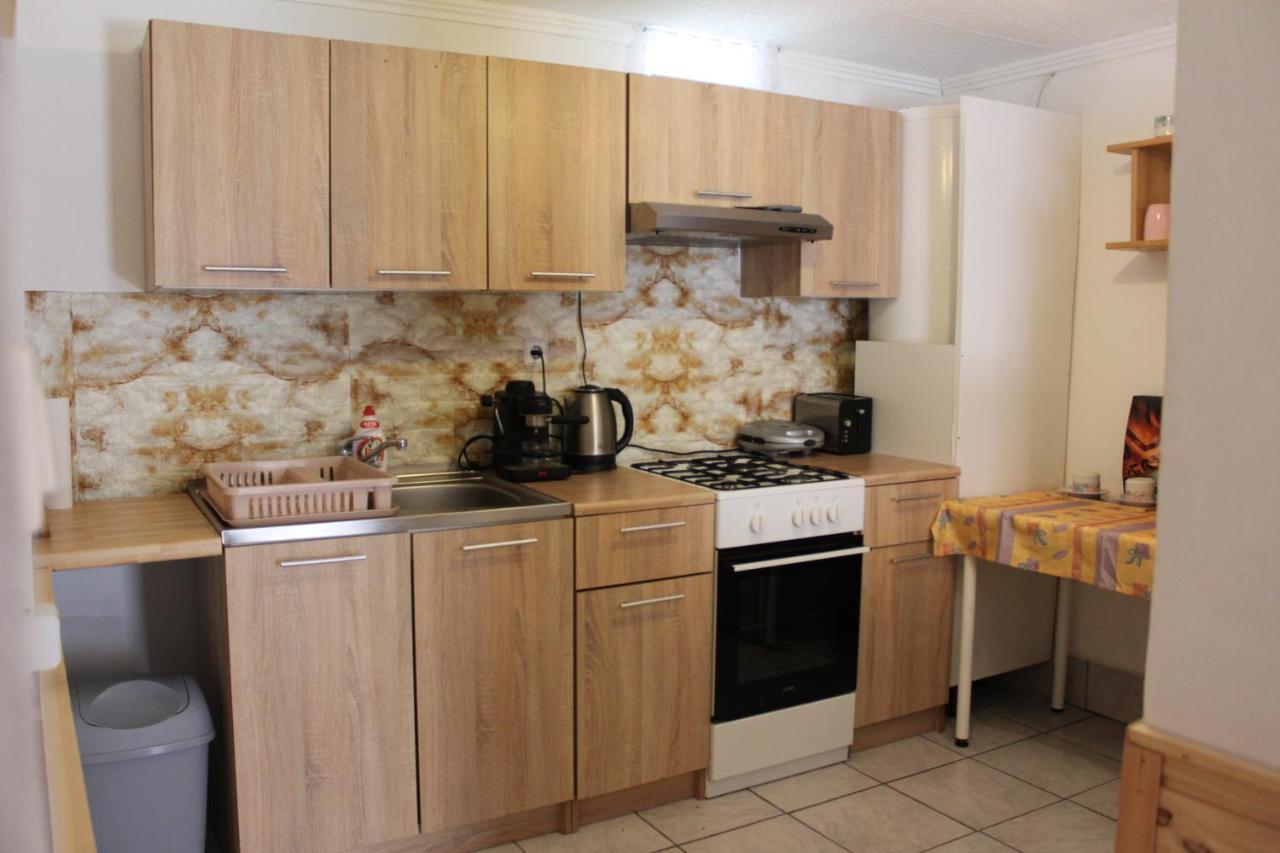 Zimmer Feri Vendeghaz Hotel Abaújszántó Екстериор снимка